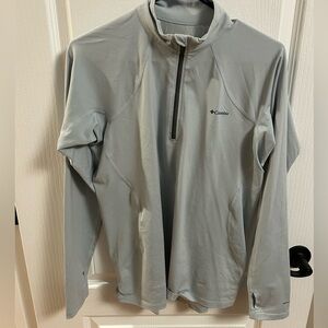 Columbia Women’s Light Gray Pullover Top